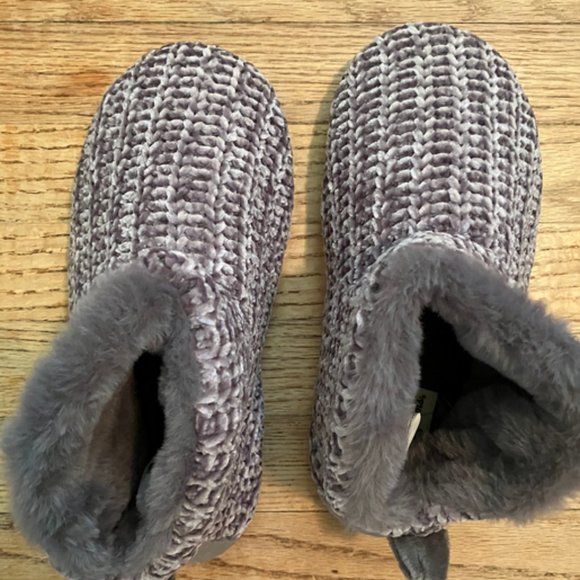 Dearfoams slippers - Picture 1 of 1